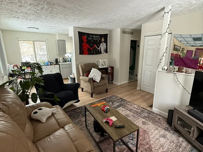 1250 Lilac Ave — Photo 4