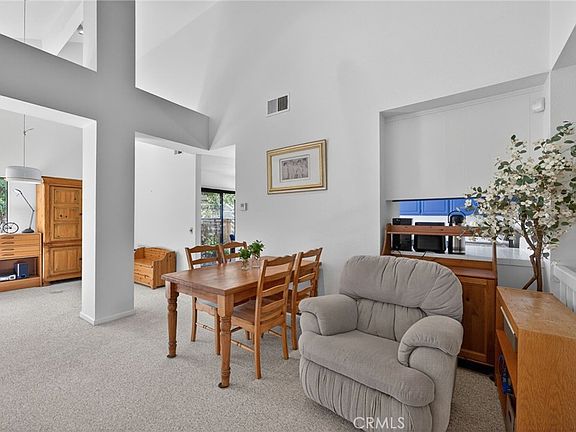 3rd image of 10 Pinewood