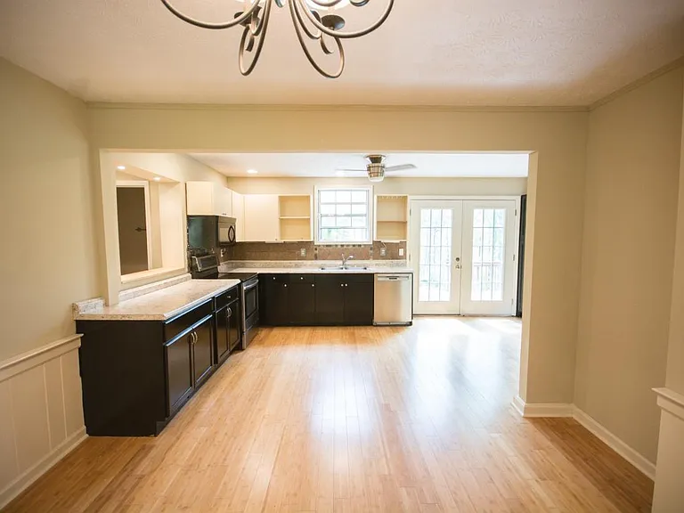 207 Woody Dr — Photo 10