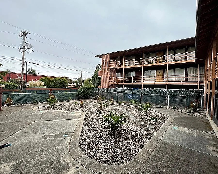 1st image of 170 Owens St S APT 209