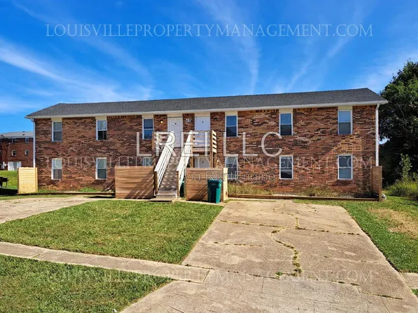 419 Woodcreek Dr #4, Radcliff, KY 40160