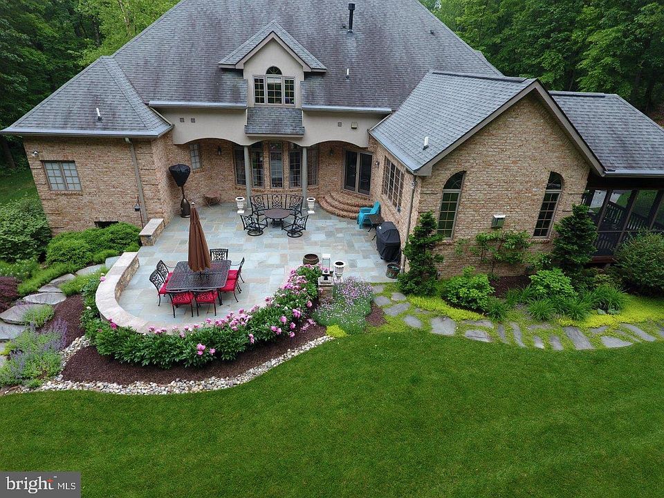 2nd image of 7355 Kehne Rd