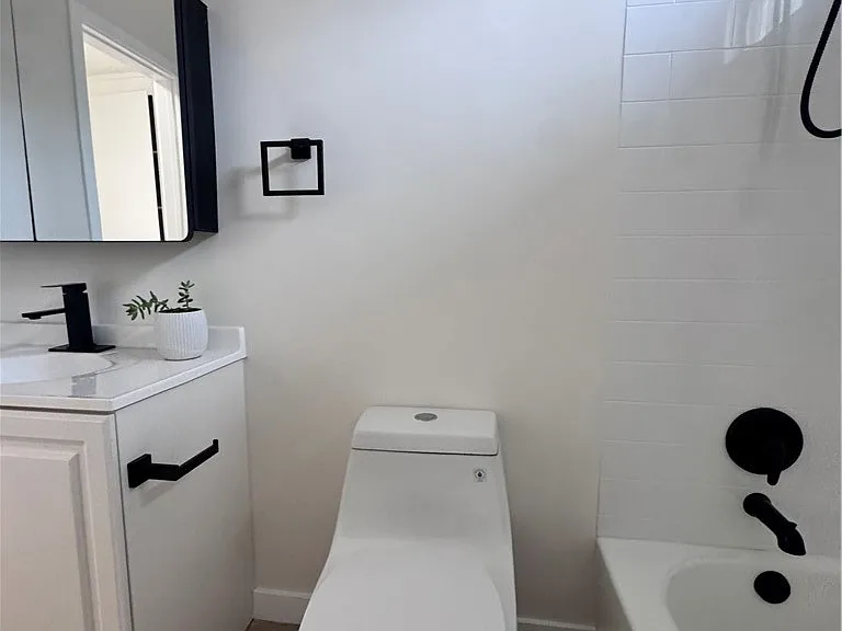 2615 Curtis Ave #B — Photo 34