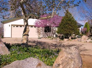 9233 Desert View Rd, Pinon Hills, CA 92372