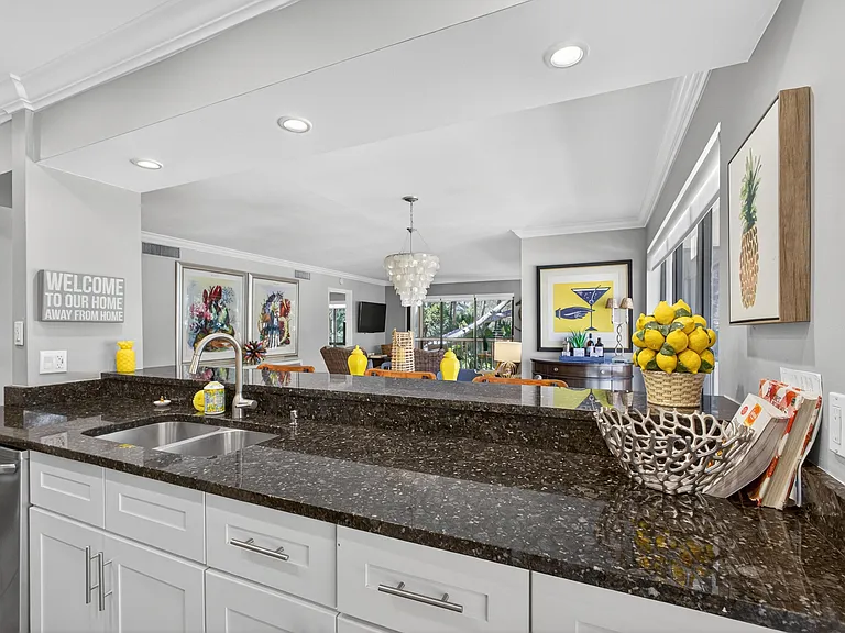 605 Brackenwood Cv — Photo 14