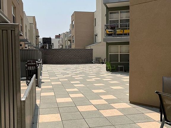 3rd image of 2550 N Washington St Suite 208