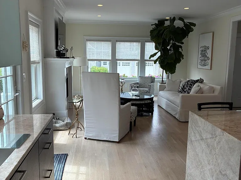 104 Stephens Pl — Photo 5