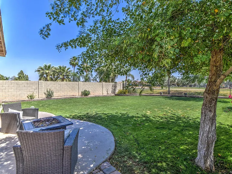 2567 E Brooks St — Photo 25