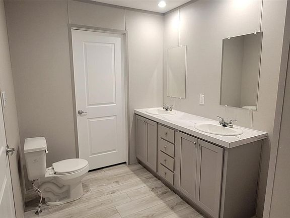5th image of 3408 Woodlake Dr