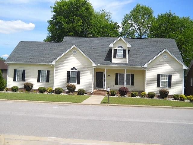 1st image of 904 Stoney Brook Dr
