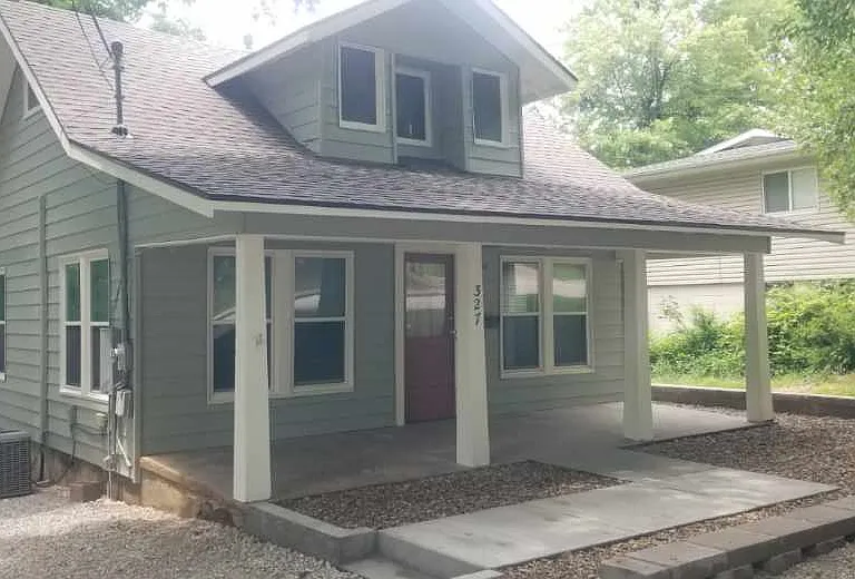 327 S Duncan Ave — Photo 3