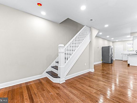 4th image of 472 S Bentalou St
