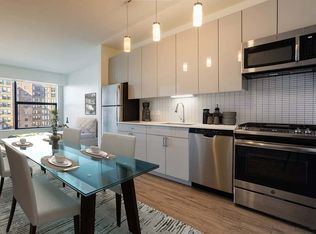 800 W Van Buren St #1005, Chicago, IL 60607