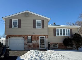 8 Speed Street, Brentwood, NY 11717