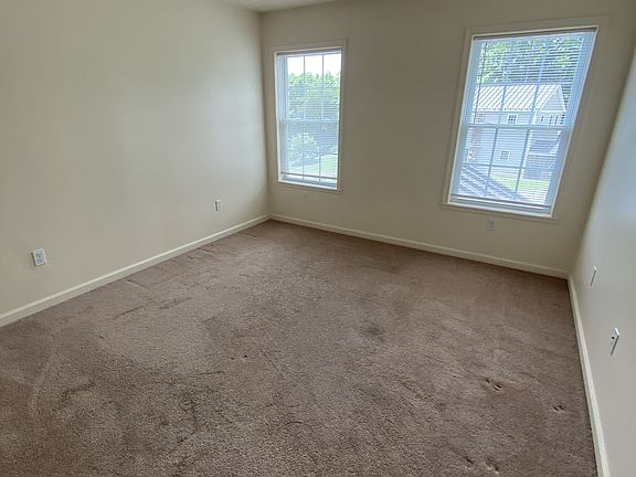 3rd image of 28 Holler Rd Unit 13