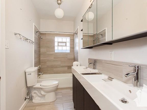3rd image of 1318 W Waveland Ave #2