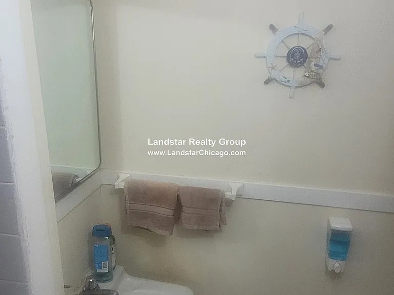 1233 Chicago Ave #11 — Photo 5