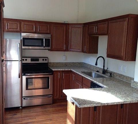 3rd image of 1648 W Grace St