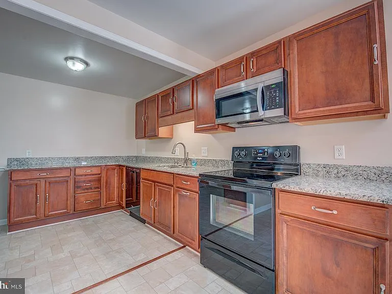 10605 Willetts Crossing Rd — Photo 3