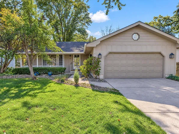 219 Golfview Dr, Schererville, IN 46375