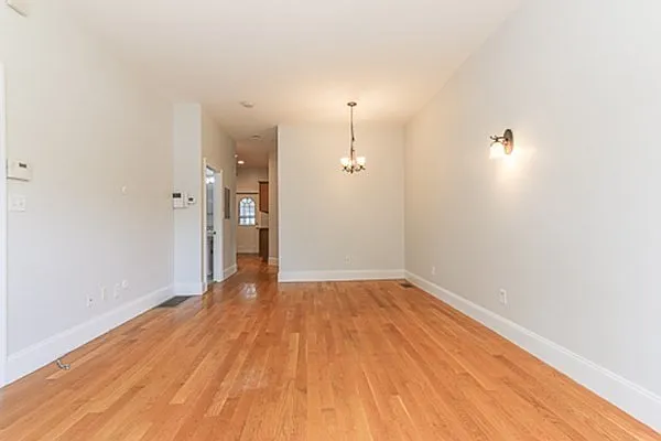 68-70 Moseley St #1 — Photo 7