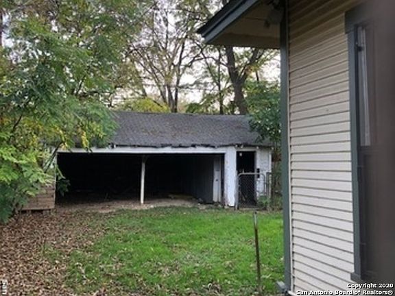 3rd image of 610 Avant Ave