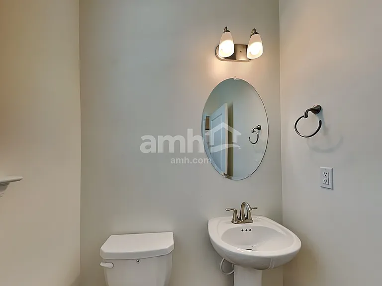 300 Vaughan Pl — Photo 8