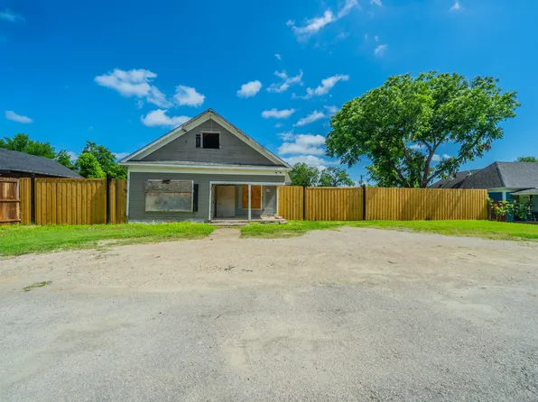 122 W Grand Prairie Rd, Grand Prairie, TX 75051