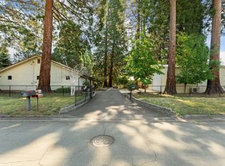 1525 Kendall St, Roseburg, OR 97471