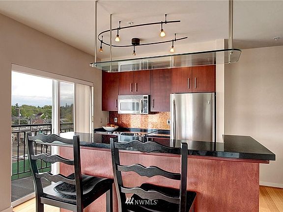 4th image of 1026 NE 65th St Unit 503