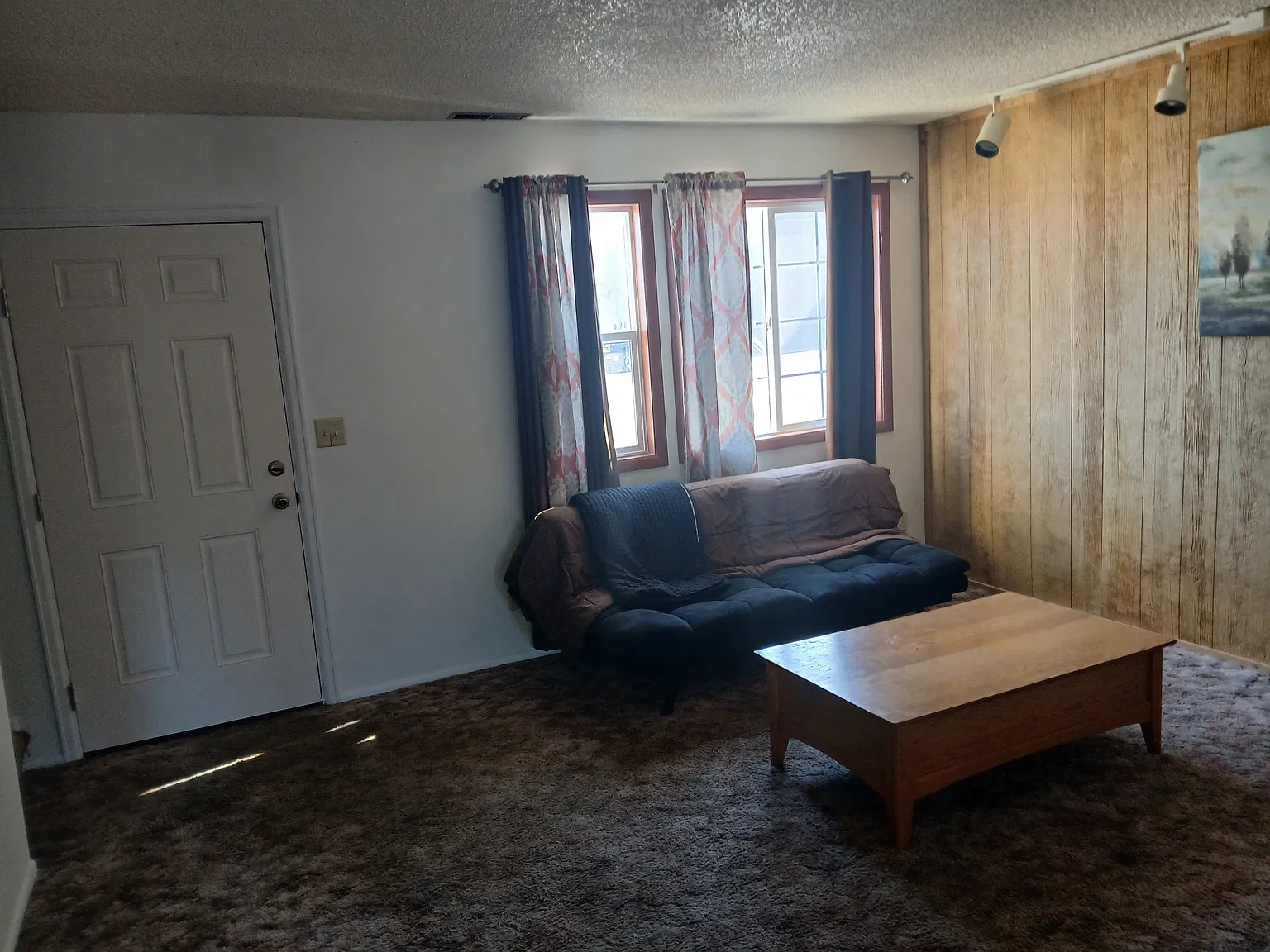3 bed, 1.5 bath, $1,500 — Photo 2