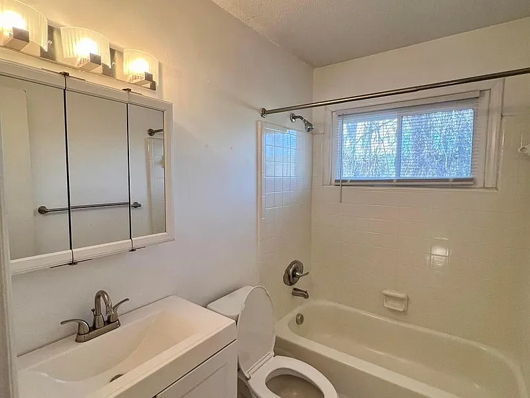 Lupton Flats — Photo 8