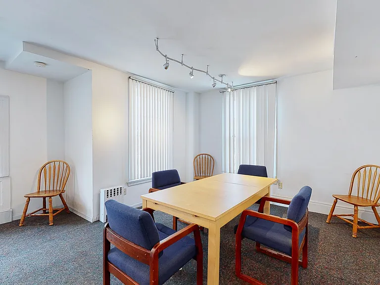 38 Trumbull St — Photo 44