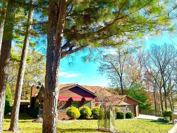 2503 Meadow Ln, Centralia, IL 62801