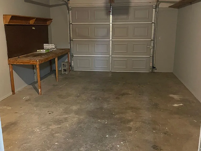 2060 Austin Dr — Photo 8