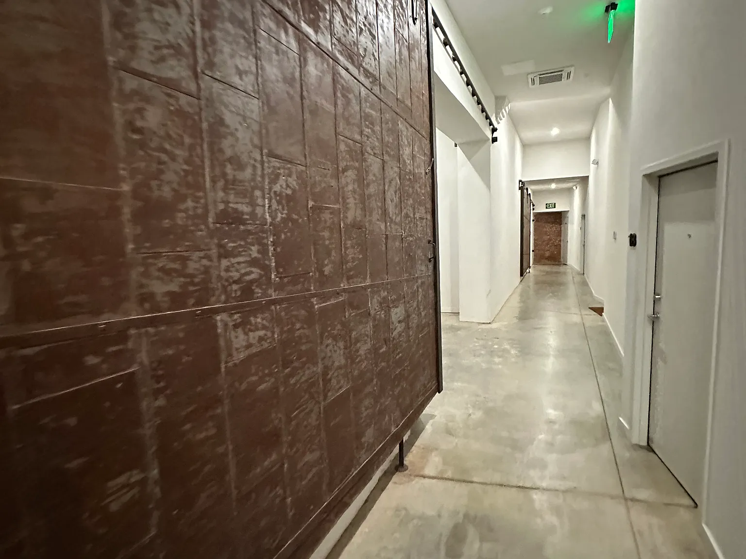 2 bed, 1200 sqft, $2,100 — Photo 4