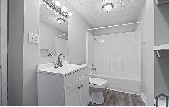 4th image of 462 N 29th St