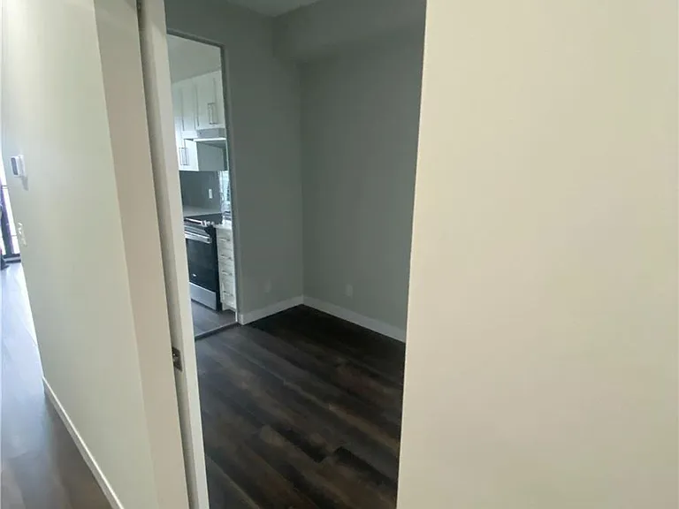 15 Queen St S #1706 — Photo 6