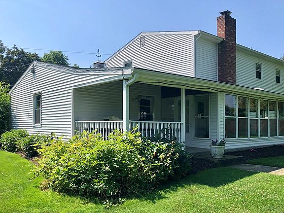 5th image of 46 Pine Cir