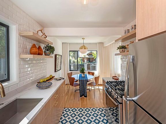 2nd image of 1960 Vista Del Mar Ave Unit 2