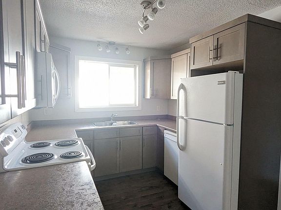 5th image of 5226 47th Ave
