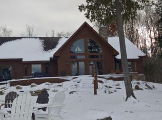 709 E Mullett Rd, Indian River, MI 49749