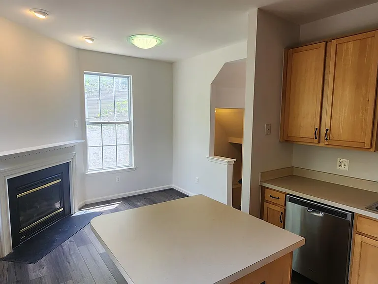 45512 Lakemont Sq — Photo 7