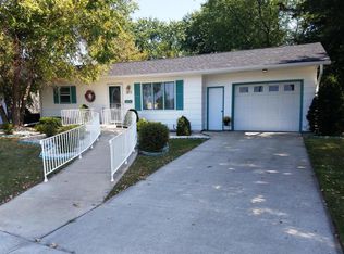 1415 S 26th St, Manitowoc, WI 54220