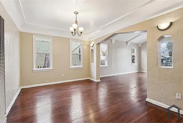 124 W 110th St — Photo 5