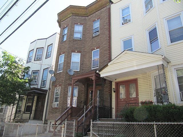 1st image of 38 Oak St