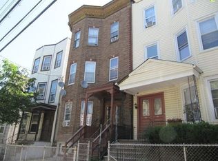 38 Oak St, Yonkers, NY 10701