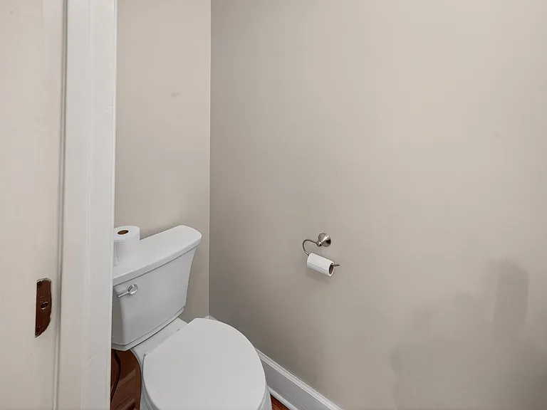 205 Club Villa Dr W — Photo 32