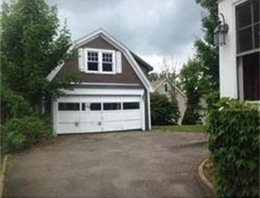 2nd image of 89 Prospect St