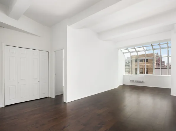 310 East 46th Street image 2 of 11